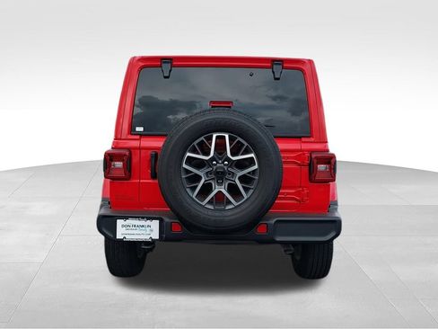 Used 2024 Jeep Wrangler Unlimited Sahara w/ Technology Group AWD/4WD image 7