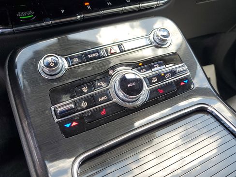 Certified 2023 Lincoln Nautilus AWD image 23