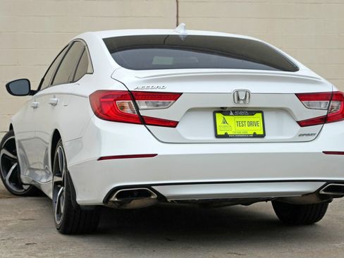Used 2018 Honda Accord Sport image 5
