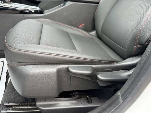 Certified 2024 Chevrolet Trax RS w/ Sunroof Package FWD image 18
