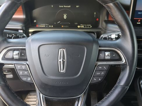 Used 2022 Lincoln Nautilus Reserve w/ Equipment Group 202A AWD/4WD image 12