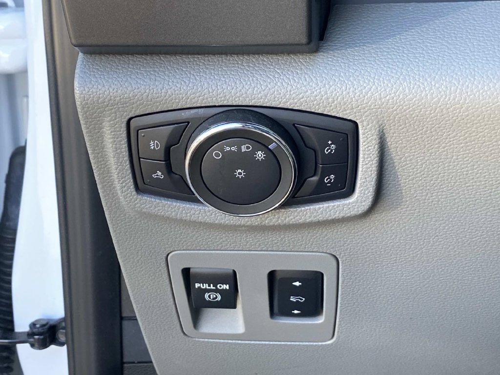 Used 2020 Ford F150 XLT w/ Equipment Group 302A Luxury AWD/4WD image 21
