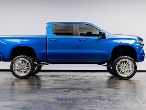 Used 2023 Chevrolet Silverado 1500 RST AWD/4WD image 24