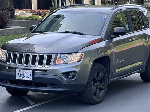 Used 2013 Jeep Compass Sport AWD/4WD image 2