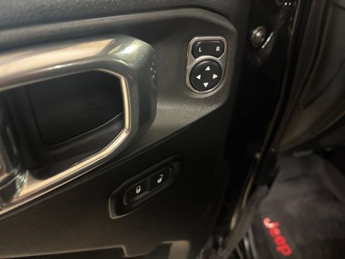 Used 2021 Jeep Gladiator Sport AWD/4WD image 21