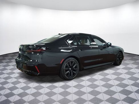 Used 2023 BMW 760i xDrive w/ Executive Package image 8