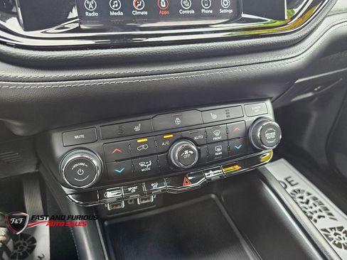 Used 2023 Dodge Durango SXT RWD image 25