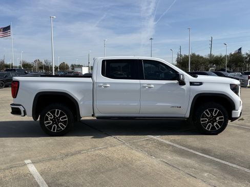 Used 2022 GMC Sierra 1500 AT4 w/ AT4 Premium Package image 3