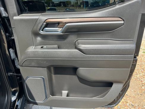 Used 2023 Chevrolet Silverado 1500 LT Trail Boss w/ LPO, Dark Essentials Package AWD/4WD image 23
