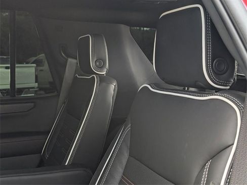 Used 2025 GMC Yukon AT4 Ultimate image 30