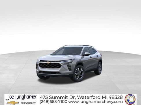 New 2026 Chevrolet Trax LT w/ Sunroof Package FWD image 8