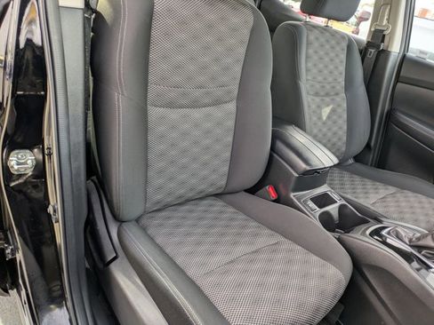 Used 2020 Nissan Rogue Sport SV w/ All-Weather Package image 18