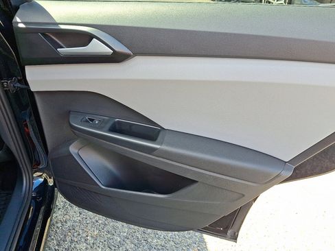 Used 2022 Volkswagen Taos SEL image 14