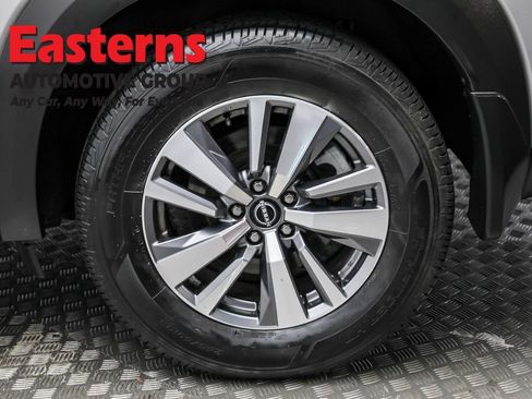 Used 2023 Nissan Pathfinder SL image 8