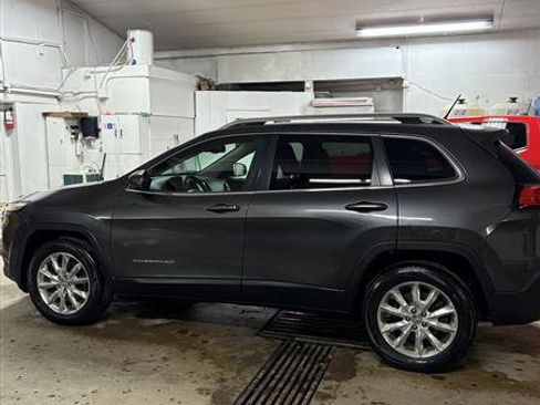Used 2015 Jeep Cherokee Limited w/ Trailer Tow Group image 17