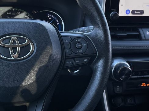 Used 2025 Toyota RAV4 XLE image 15