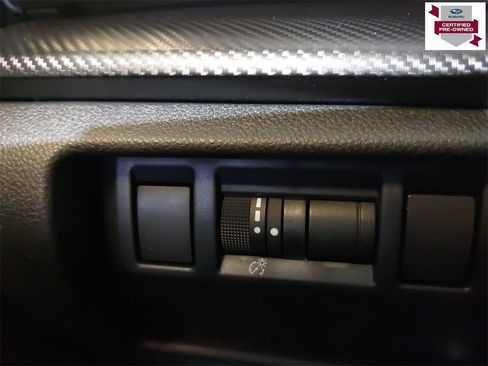 Certified 2025 Subaru Crosstrek 2.0i Premium image 25