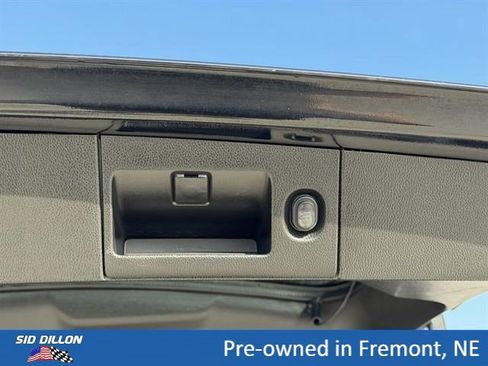 Used 2018 GMC Yukon XL SLT w/ Premium Edition AWD/4WD image 7