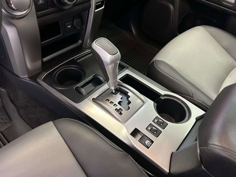 Used 2022 Toyota 4Runner SR5 Premium w/ Moonroof Package RWD image 25