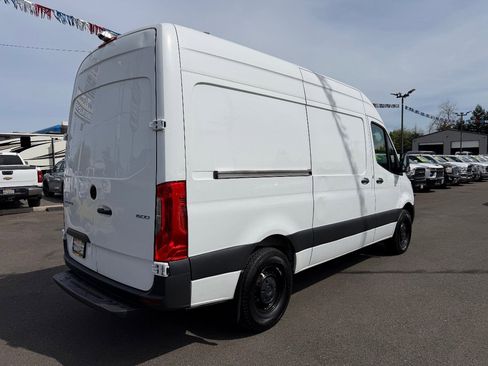 Used 2020 Mercedes-Benz Sprinter 1500 image 9