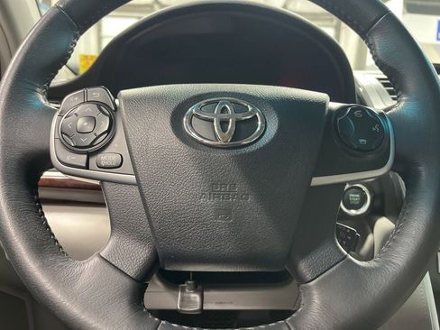 Used 2014 Toyota Camry XLE w/ Leather Package FWD image 20