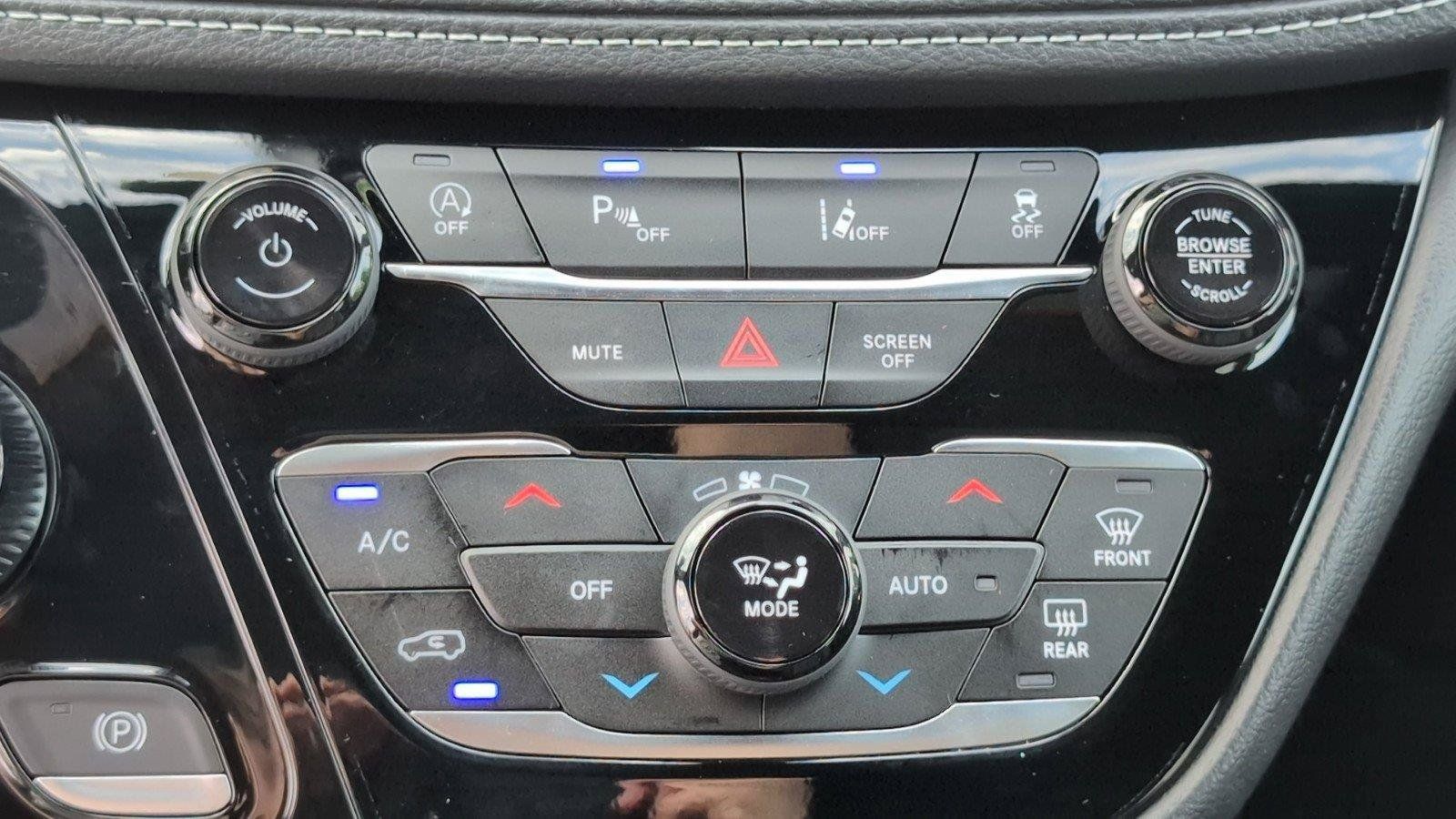 New 2027 Chrysler Pacifica Select FWD image 24