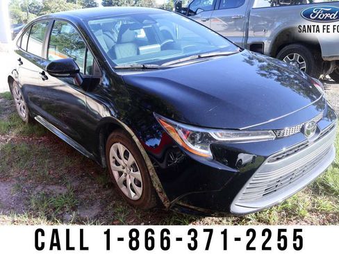 Used 2024 Toyota Corolla LE FWD image 2