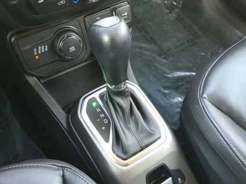 Certified 2021 Jeep Renegade Limited image 38