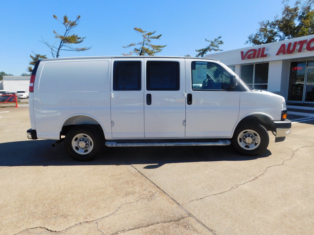 Used 2025 Chevrolet Express 2500 w/ Driver Convenience Package RWD image 2