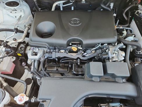 Used 2023 Toyota RAV4 LE AWD/4WD image 16