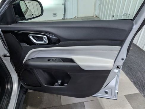 Used 2025 Jeep Compass Limited AWD/4WD image 26