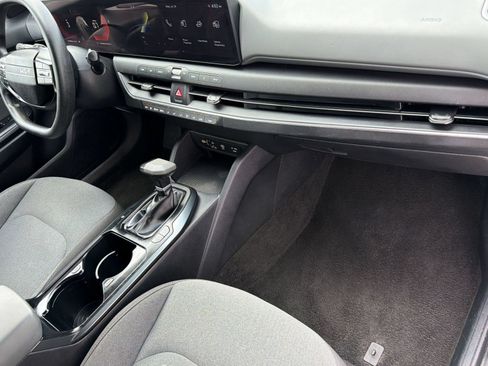 Used 2025 Kia K4 FWD image 35