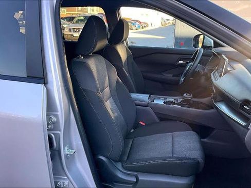 Certified 2024 Nissan Rogue SV image 8