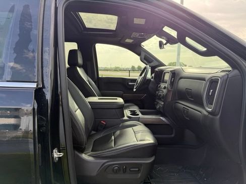 Used 2019 Chevrolet Silverado 1500 High Country w/ Technology Package AWD/4WD image 10
