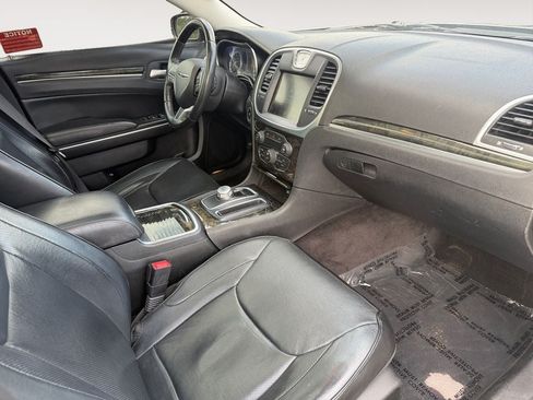 Used 2016 Chrysler 300 C RWD image 26