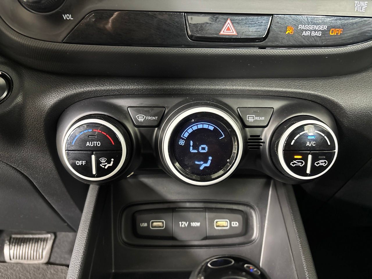 Used 2022 Hyundai Venue Limited FWD image 19