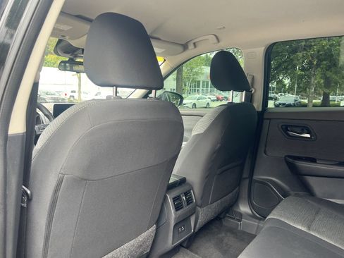 Certified 2023 Nissan Rogue SV FWD image 19