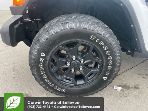 Used 2022 Jeep Gladiator Willys image 22