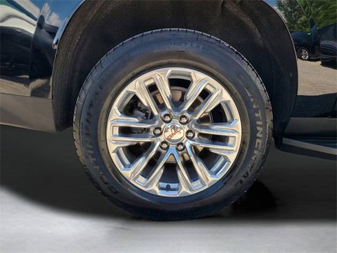 Used 2024 GMC Yukon XL SLT image 13