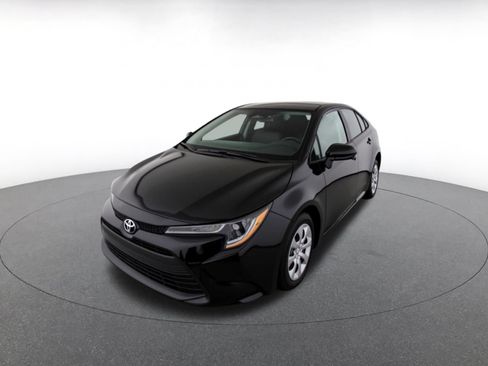 Used 2025 Toyota Corolla LE FWD image 3