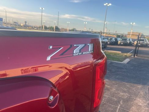 Used 2018 Chevrolet Silverado 1500 LTZ Z71 w/ LTZ Plus Package image 8