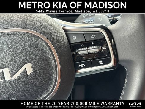 Used 2026 Kia Carnival EX FWD image 21