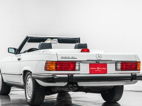 Used 1987 Mercedes-Benz 560 SL image 7