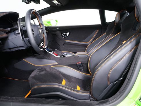 Used 2023 Lamborghini Huracan Tecnica RWD image 4