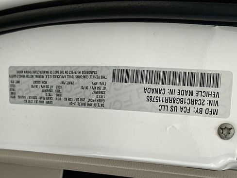 Used 2024 Chrysler Pacifica Touring-L FWD image 12