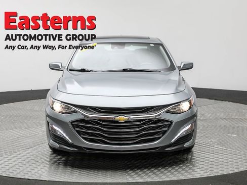 Used 2024 Chevrolet Malibu LT image 2