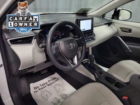 Used 2023 Toyota Corolla Cross LE w/ Moonroof Package image 13