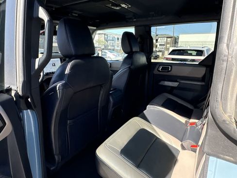 Used 2023 Ford Bronco Wildtrak image 23