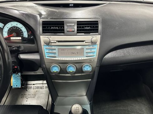 Used 2009 Toyota Camry SE FWD image 25