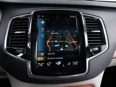 Certified 2022 Volvo XC90 T6 Momentum image 13